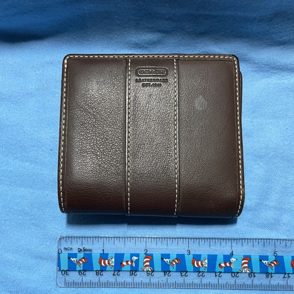Coach Handbags - USED Coach Women Leather Wallet